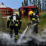 bombeiros-combatem-incendio-em-vegetacao-em-confresa